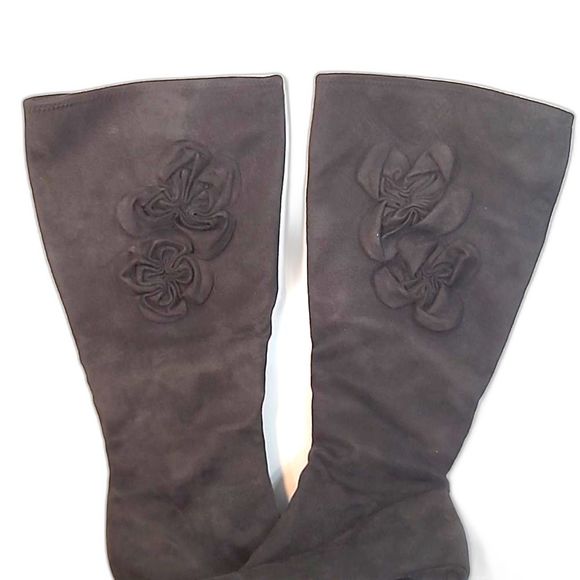 Velvet Heart Rosa Knee-High Boot Pointed Toe Stiletto Floral Accent Side Zipper - Picture 3 of 16